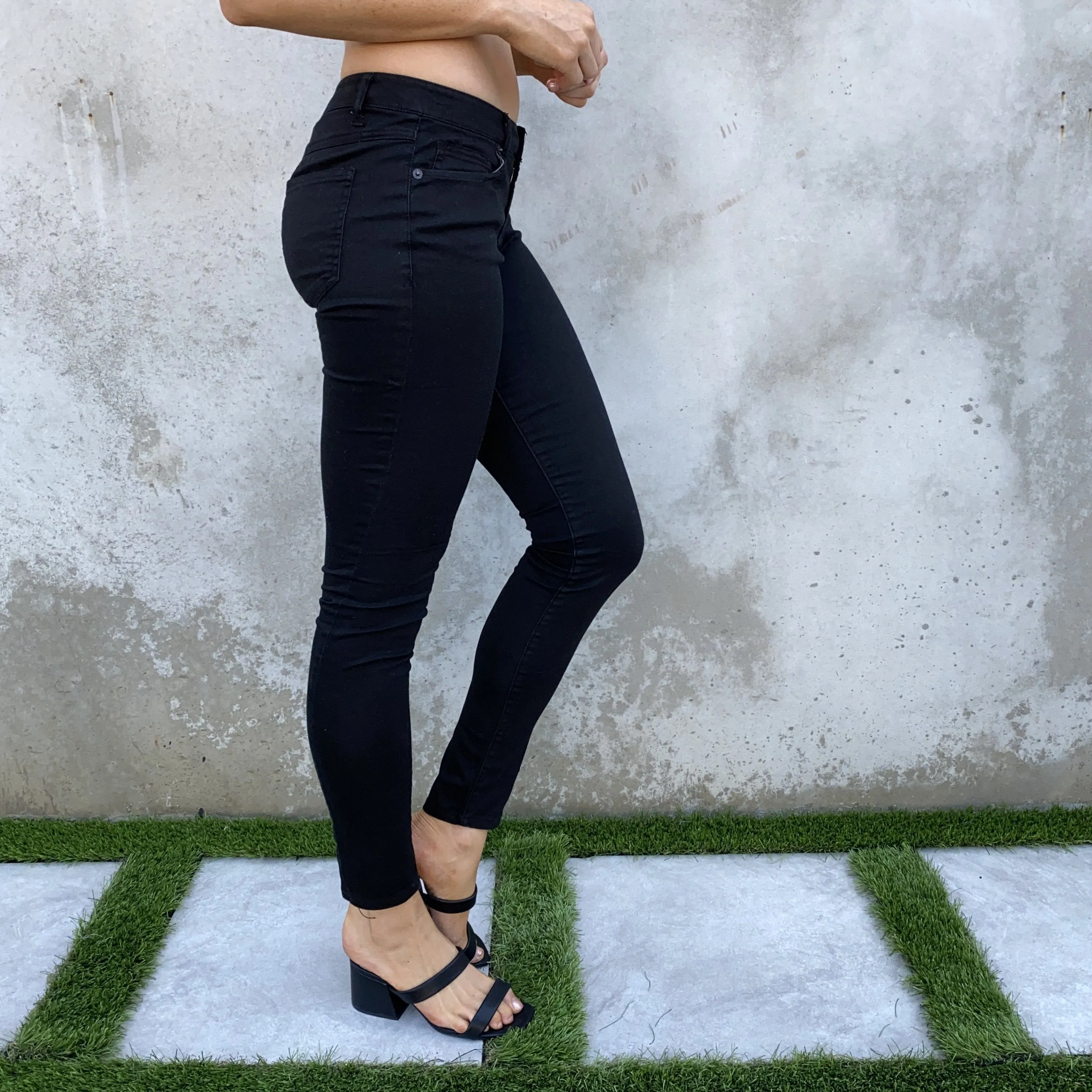 Classic Skinny Pants In Black