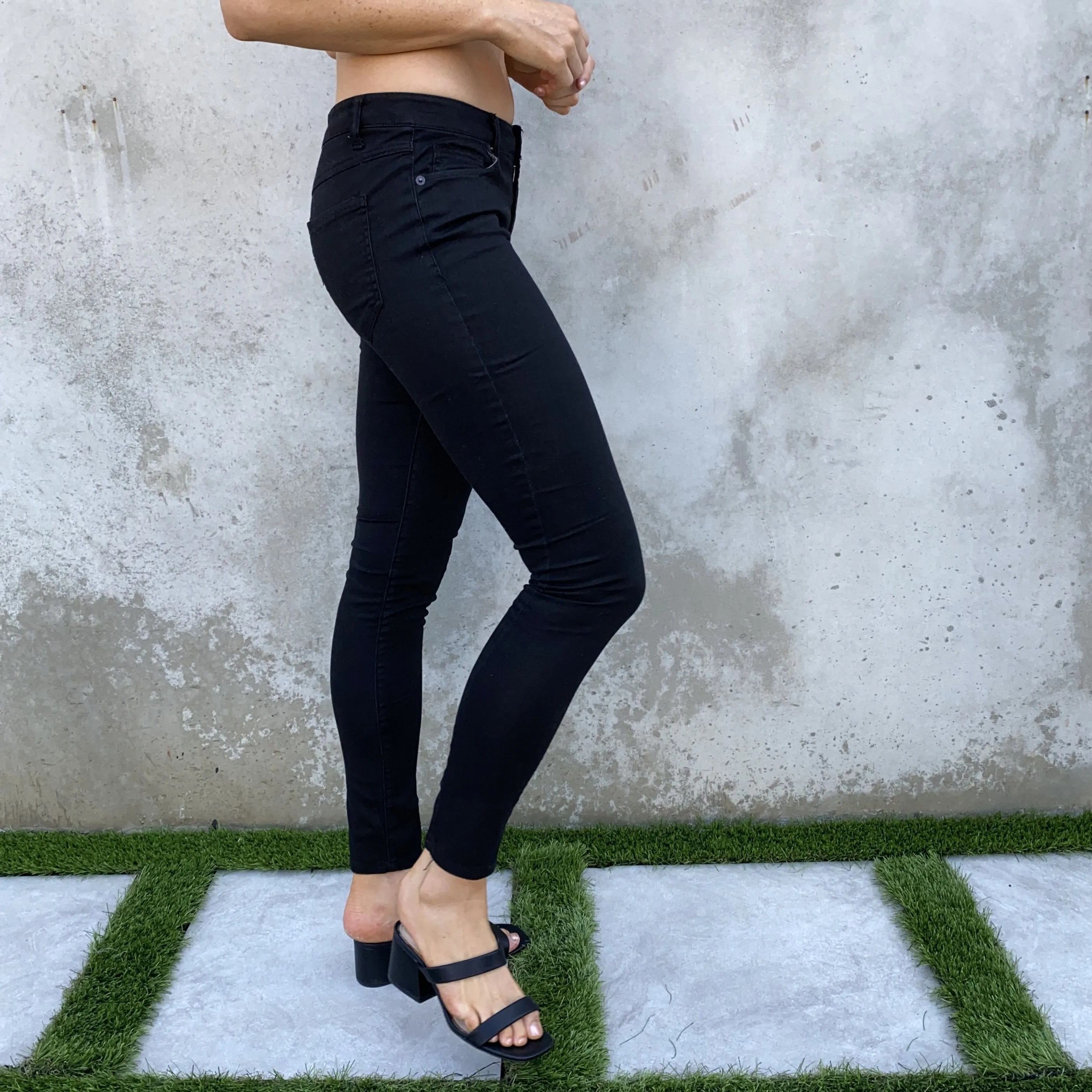 Classic Skinny Pants In Black